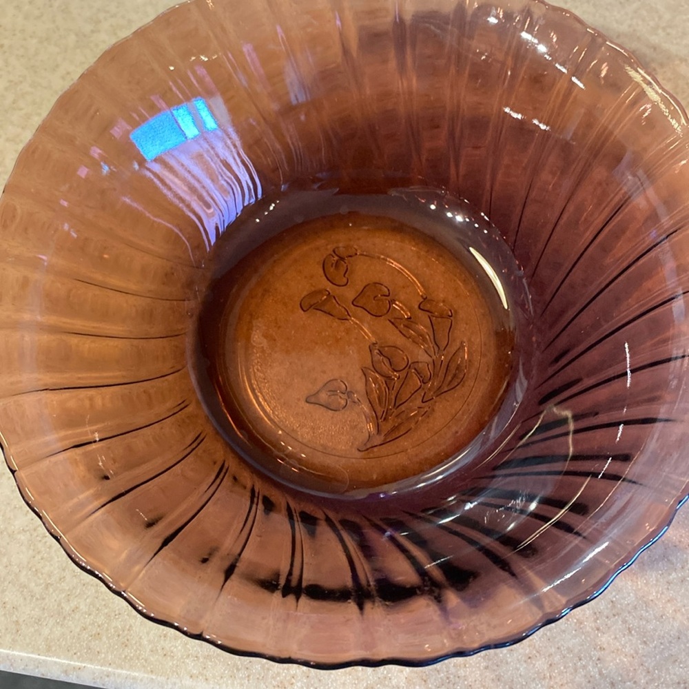 Amethyst soup/cereal bowls set of 4Like new 6.75 inches